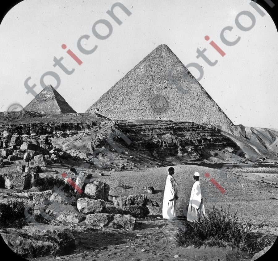 Pyramiden | Pyramids (foticon-simon-129-050-sw.jpg)